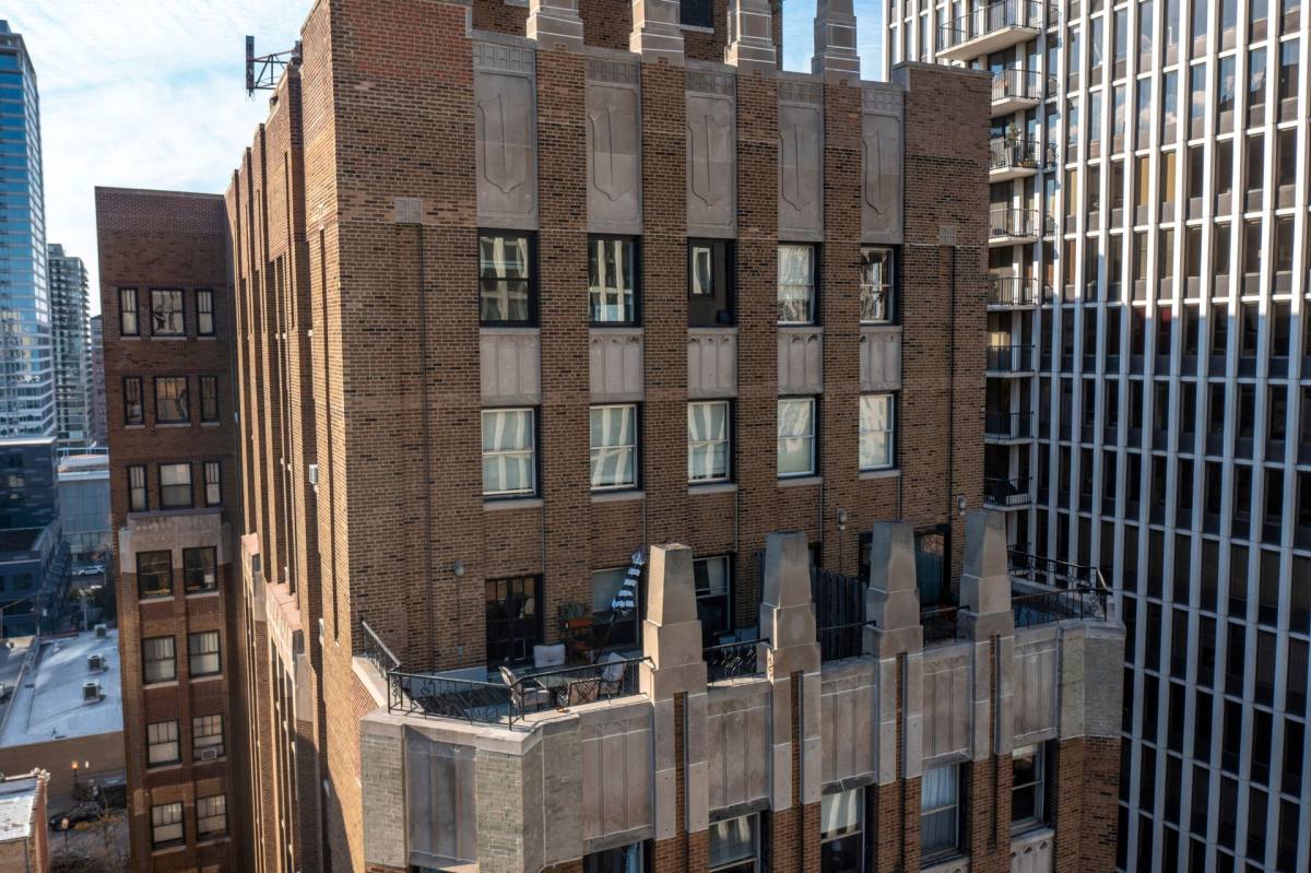 Apartment for rent at 1220 N State Parkway, Chicago, IL 60610