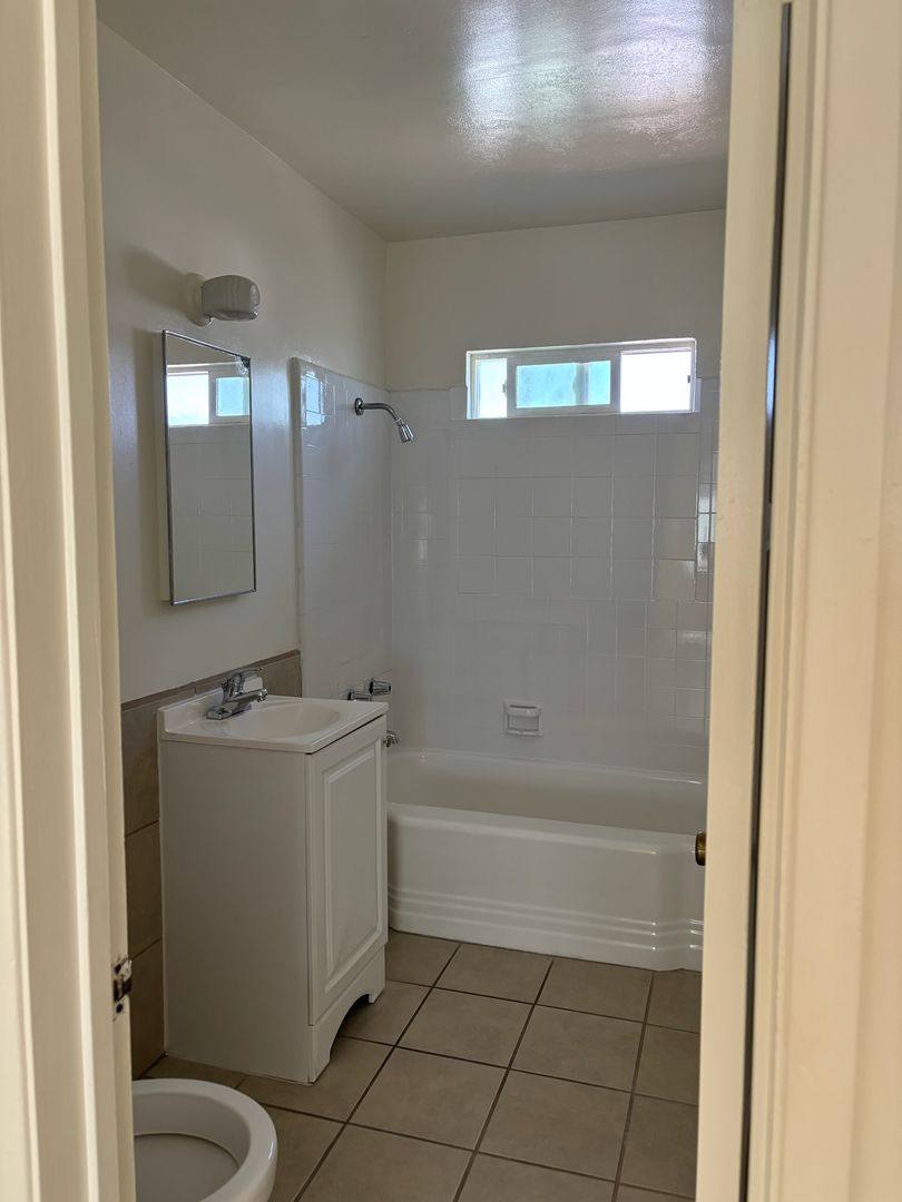 Apartment for rent at 932 W Hays St, Banning, CA 92220