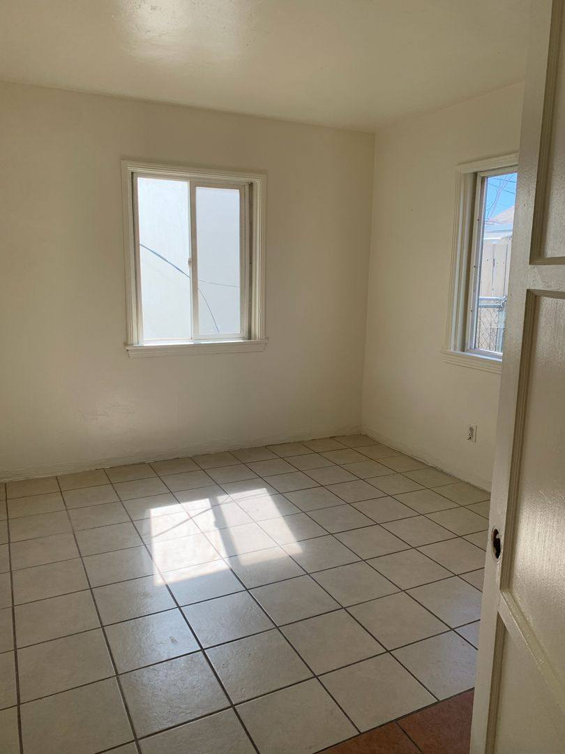 Apartment for rent at 932 W Hays St, Banning, CA 92220