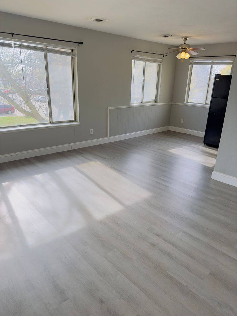 Apartment for rent at 728 W Donahue St, Eldridge, IA 52748