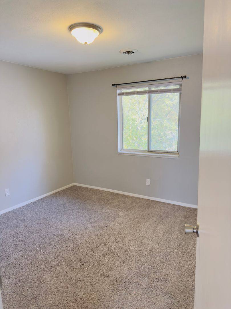 Apartment for rent at 728 W Donahue St, Eldridge, IA 52748