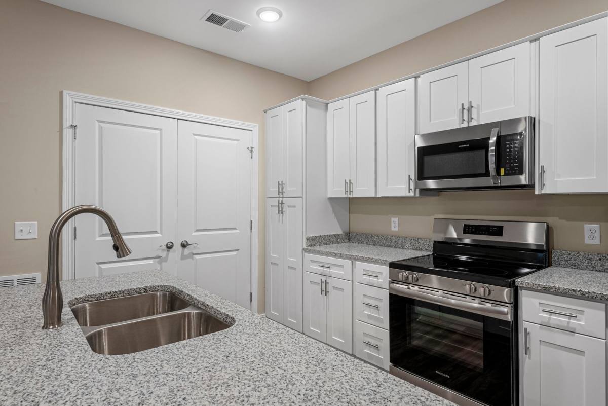 Apartment for rent at 965 W Madison St, Franklin, KY 42134