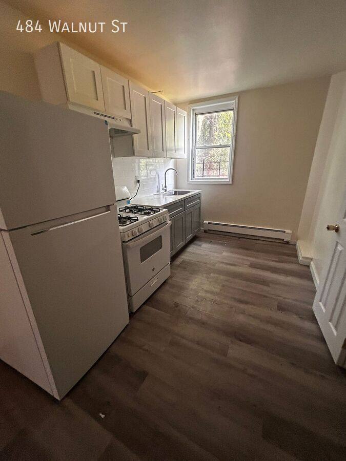 Apartment for rent at 484 Walnut St, Yonkers, NY 10701