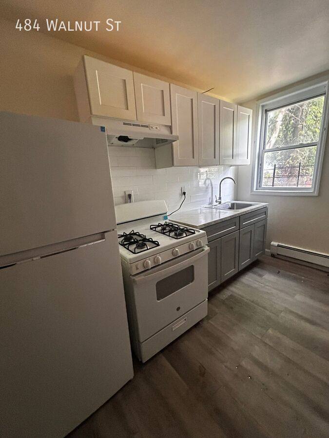 Apartment for rent at 484 Walnut St, Yonkers, NY 10701