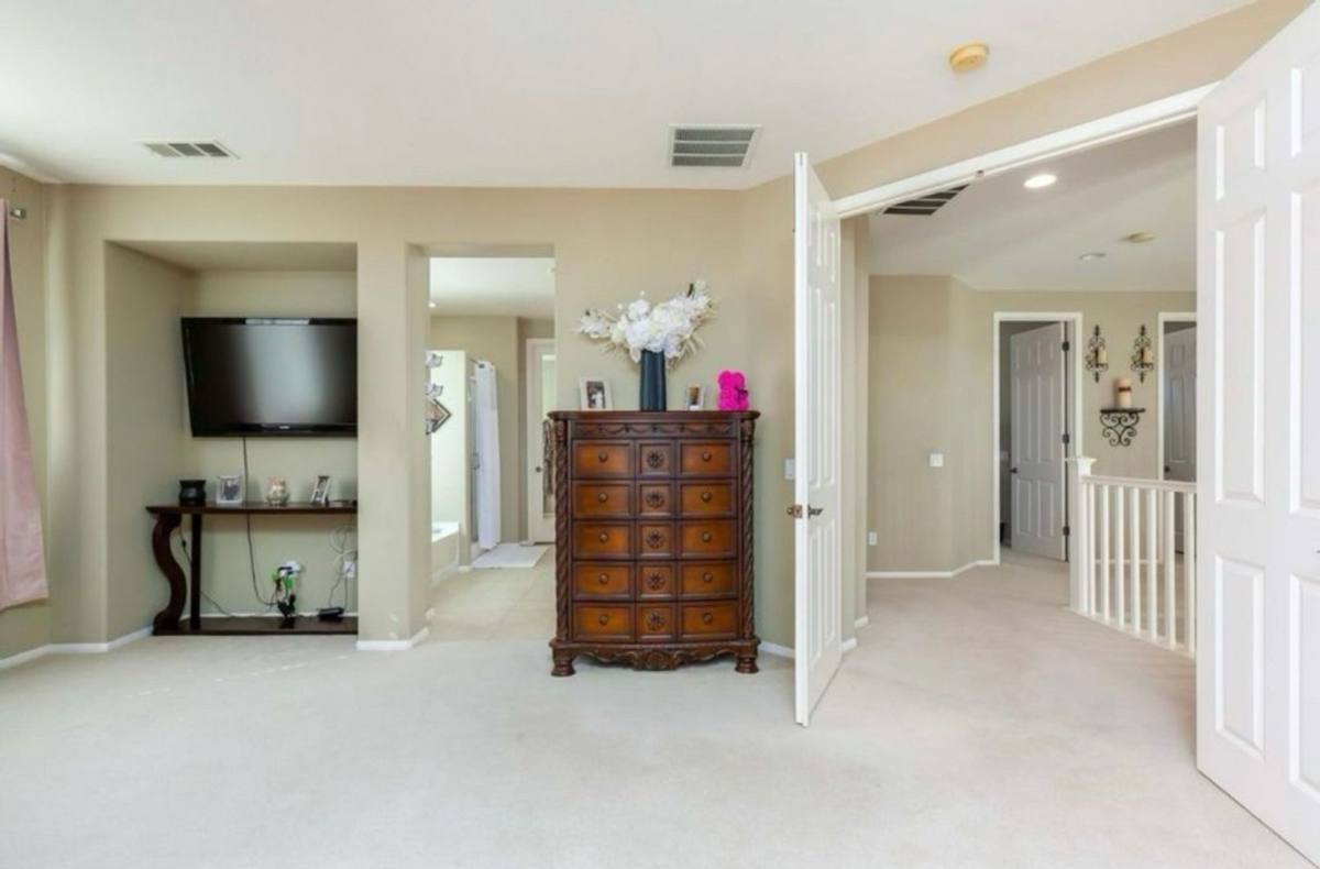 House for rent at 6882 Contes St, Palmdale, CA 93552