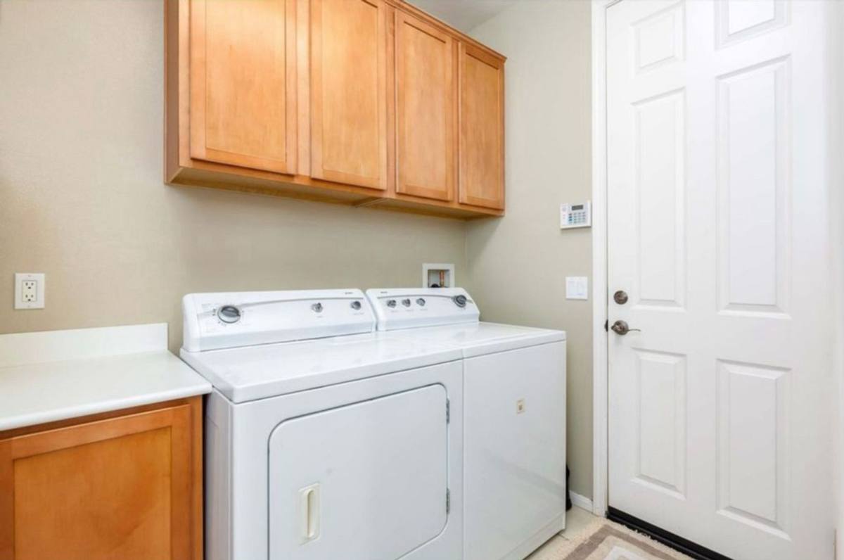 House for rent at 6882 Contes St, Palmdale, CA 93552