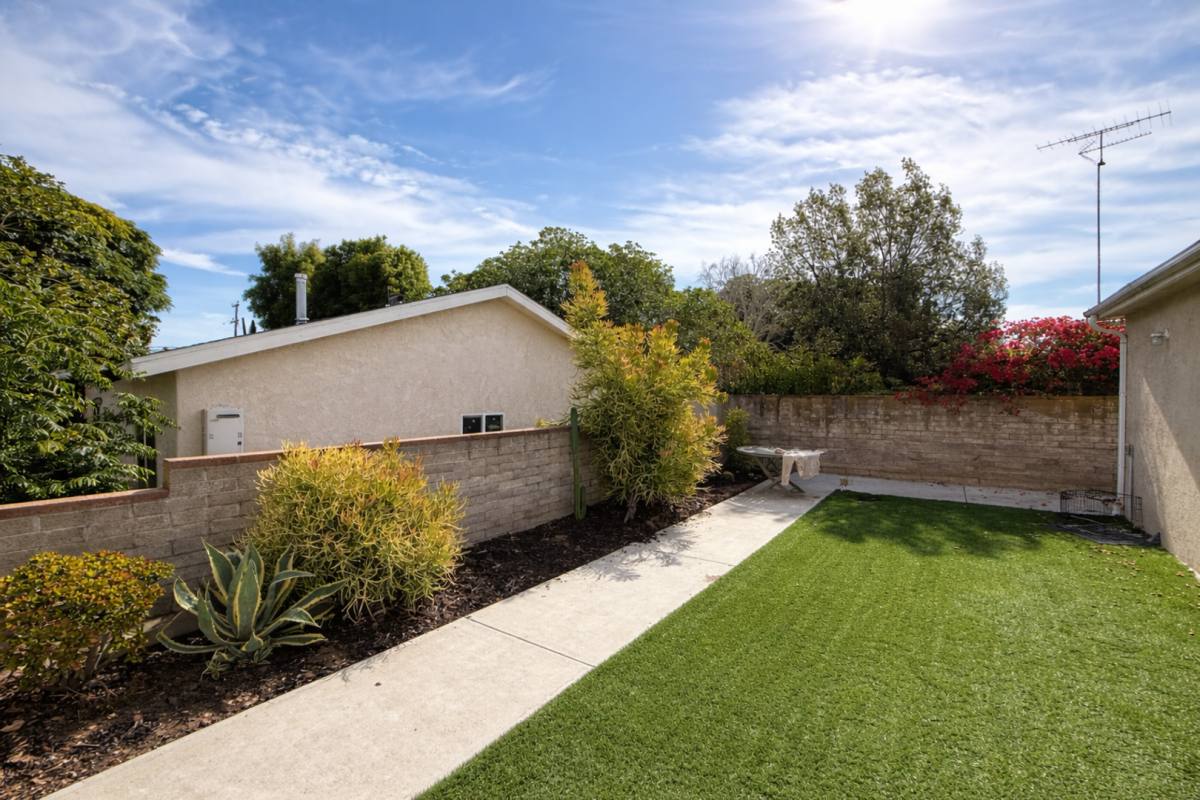 Townhouse for rent at 5223 E Falls View Dr, San Diego, CA 92115