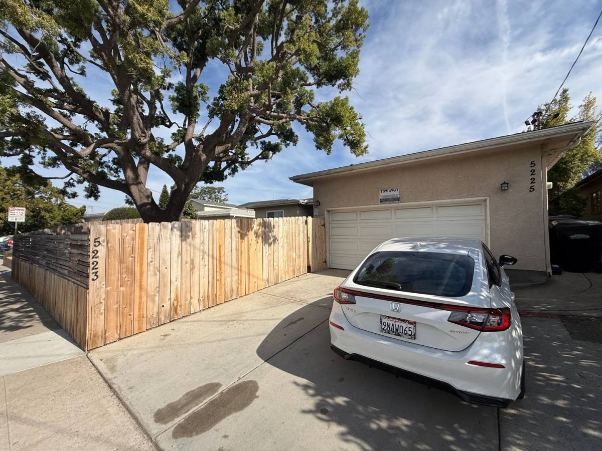 Townhouse for rent at 5223 E Falls View Dr, San Diego, CA 92115