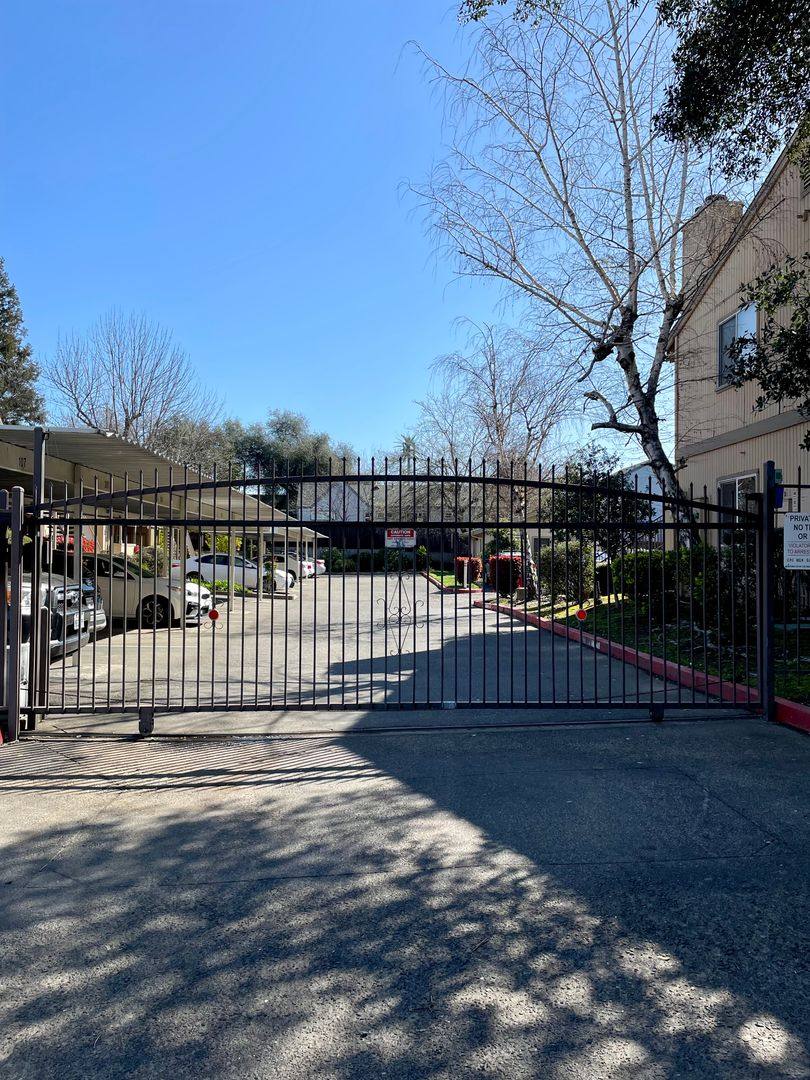 Apartment for rent at 3930 Hollister Ave, Carmichael, CA 95608