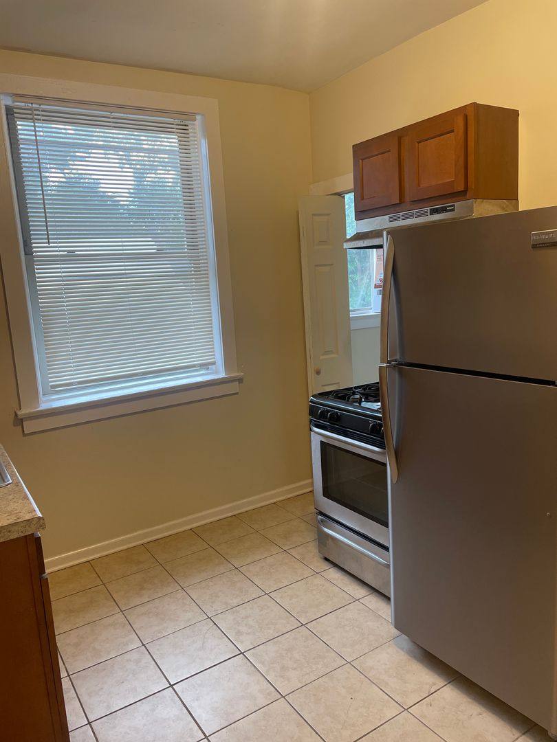 Apartment for rent at 7955-59 S Emerald Ave 714-20 W, Chicago, IL 60620