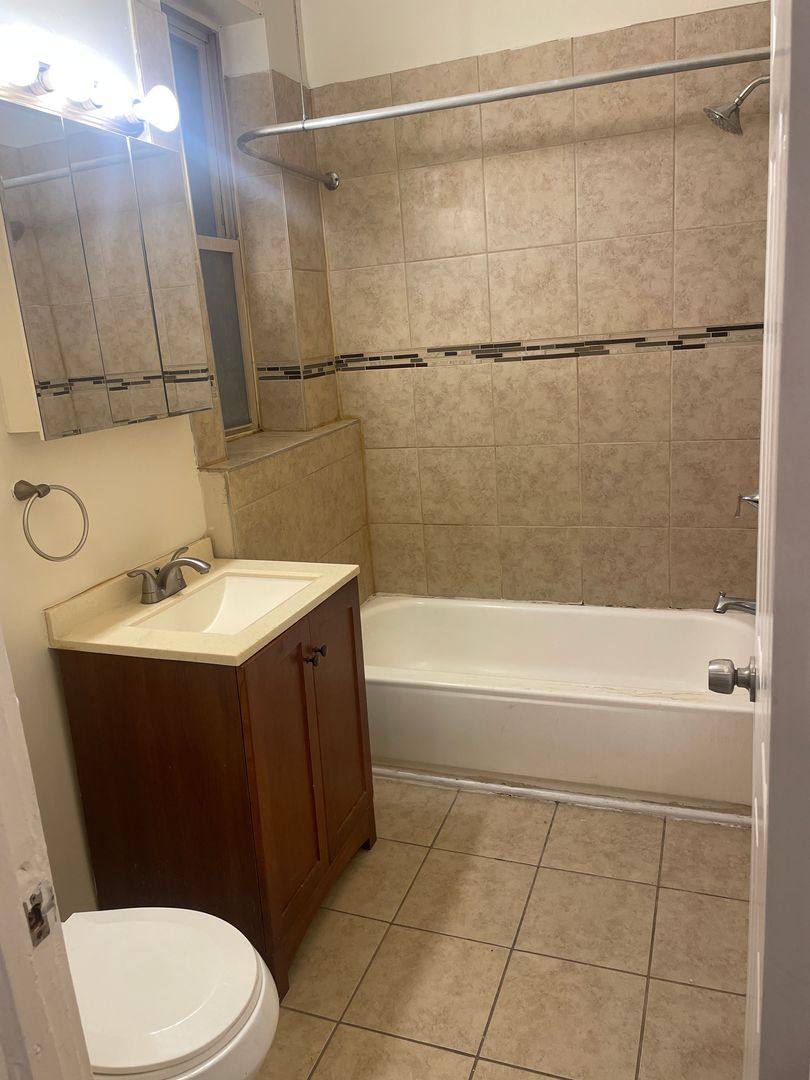 Apartment for rent at 7955-59 S Emerald Ave 714-20 W, Chicago, IL 60620