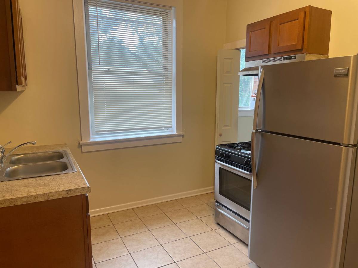 Apartment for rent at 7955-59 S Emerald Ave 714-20 W, Chicago, IL 60620