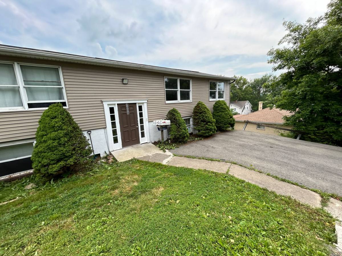 Apartment for rent at 4008 51st St, New Brighton, PA 15066