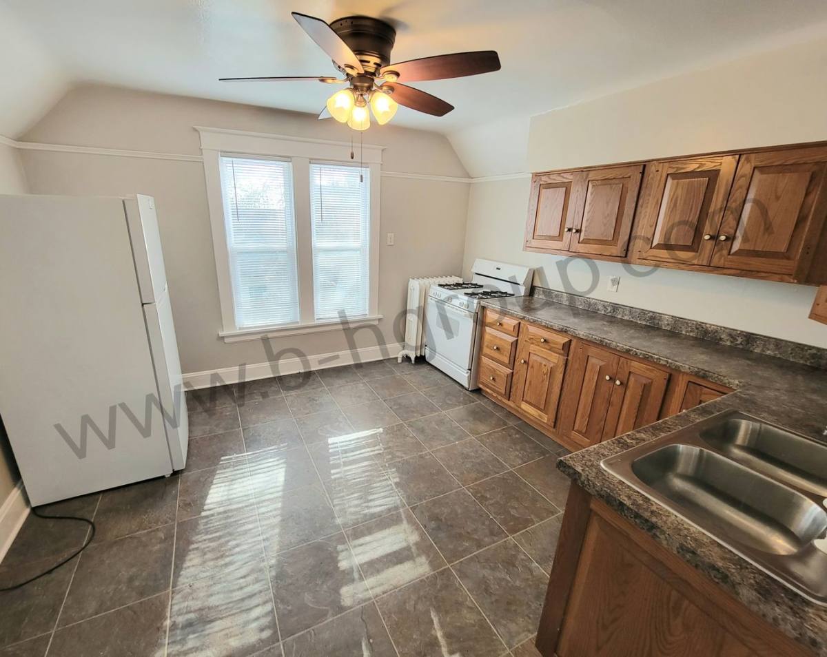 Apartment for rent at 821 48th St, Kenosha, WI 53140