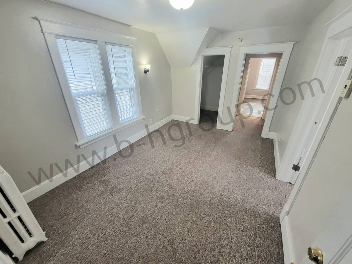 Apartment for rent at 821 48th St, Kenosha, WI 53140