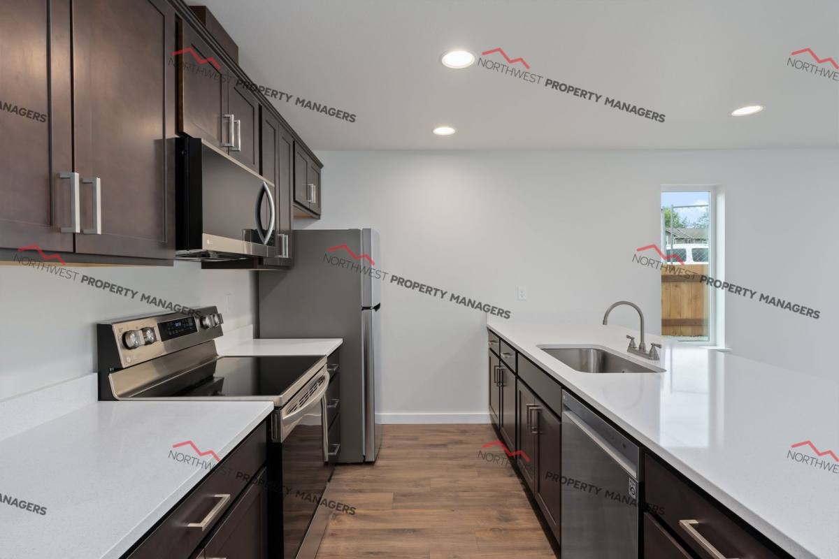 Townhouse for rent at 208 E Stella - 805-813 A B 3rd Ave NE, Napavine, WA 98565