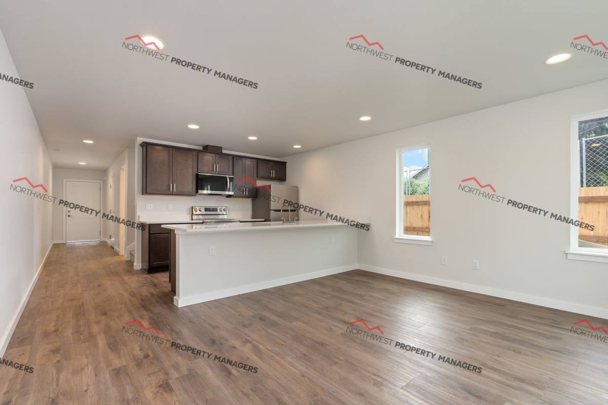 Townhouse for rent at 208 E Stella - 805-813 A B 3rd Ave NE, Napavine, WA 98565