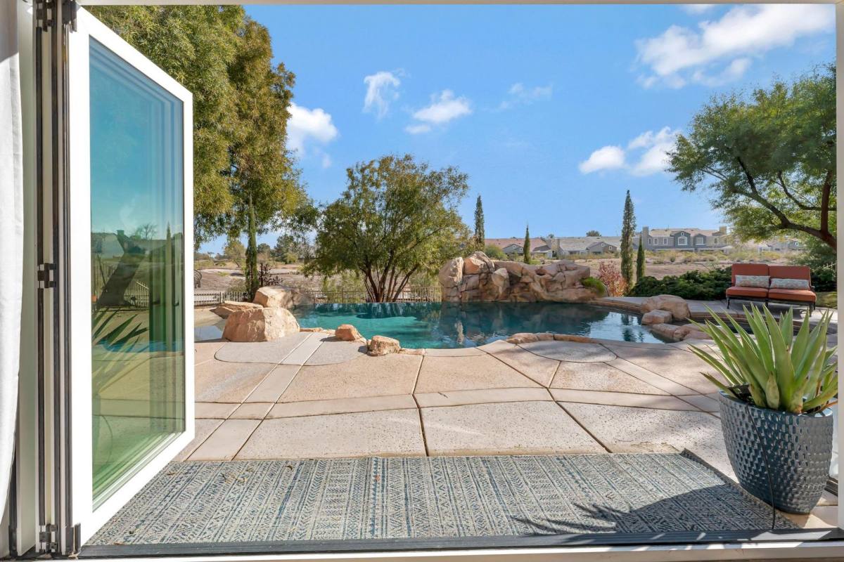 House for rent at 904 Pont Chartrain, Las Vegas, NV 89145