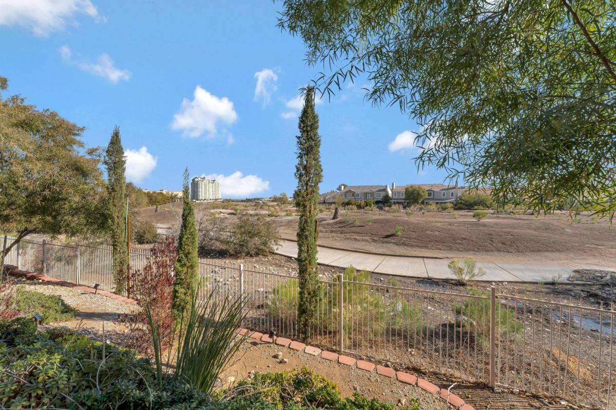 House for rent at 904 Pont Chartrain, Las Vegas, NV 89145