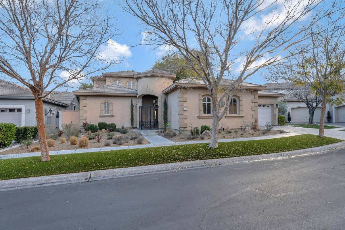 House for rent at 904 Pont Chartrain, Las Vegas, NV 89145