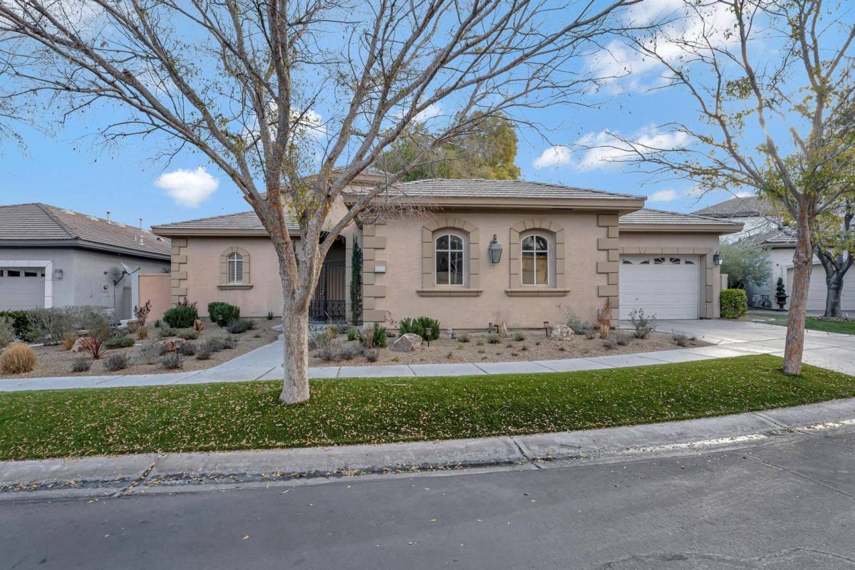 House for rent at 904 Pont Chartrain, Las Vegas, NV 89145