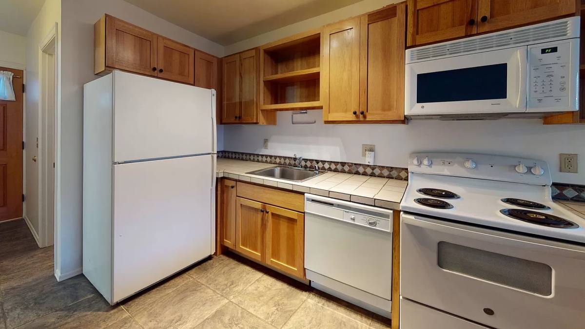 Apartment for rent at 14045 Greenwood Ave N, Seattle, WA 98133