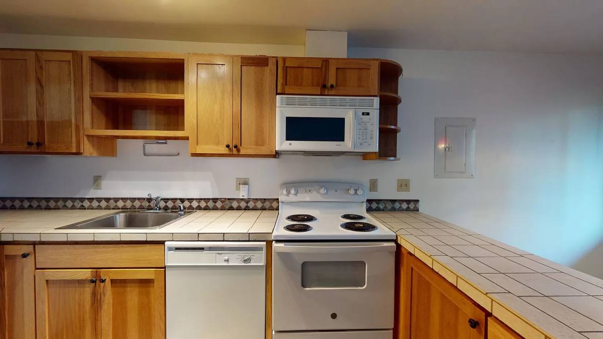 Apartment for rent at 14045 Greenwood Ave N, Seattle, WA 98133