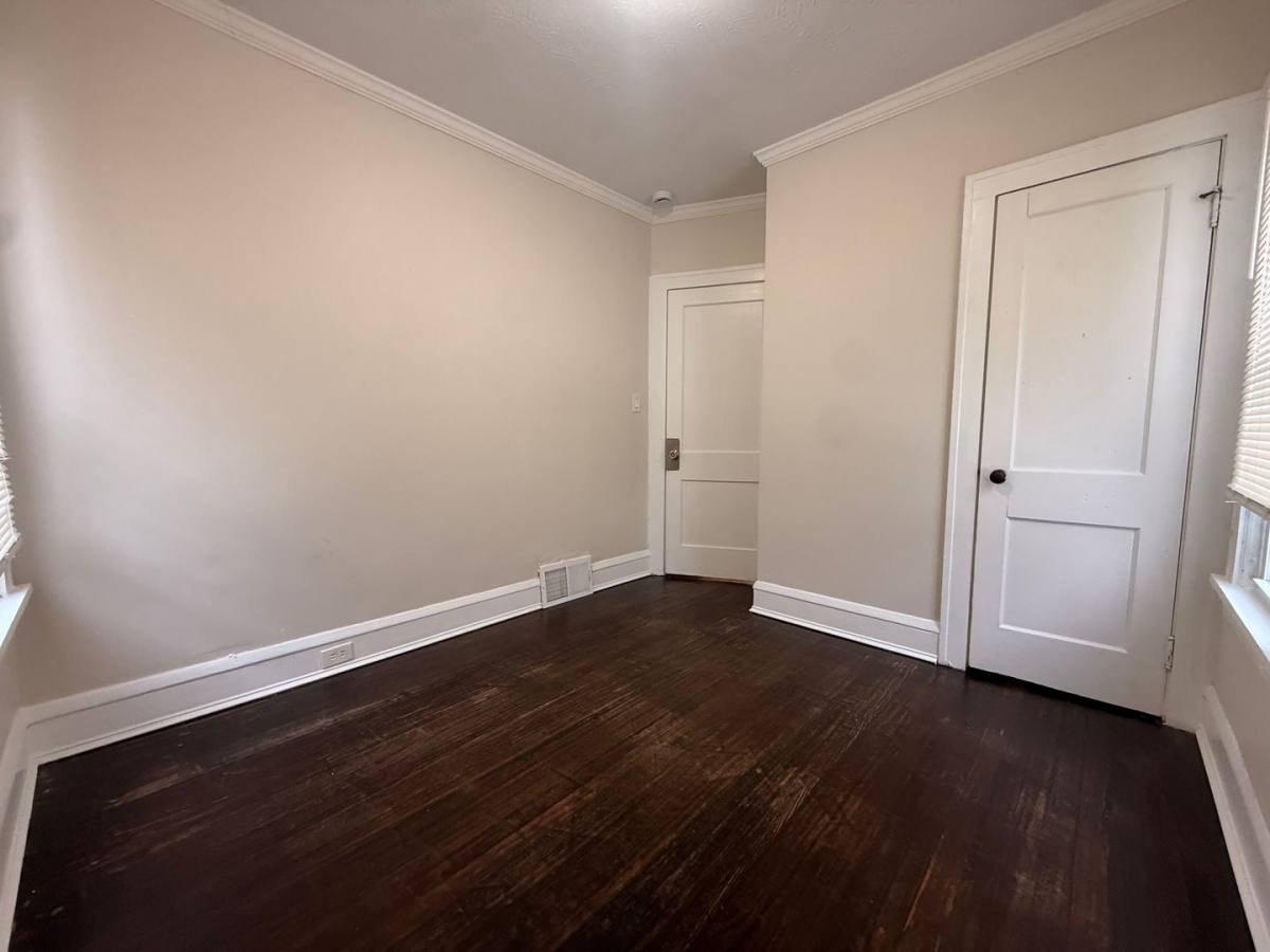 Apartment for rent at 3241 Kildare, Cleveland, OH 44118