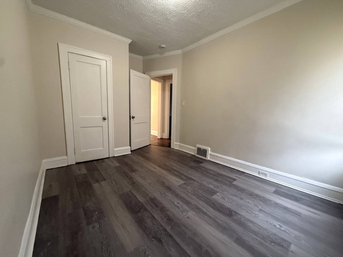 Apartment for rent at 3241 Kildare, Cleveland, OH 44118