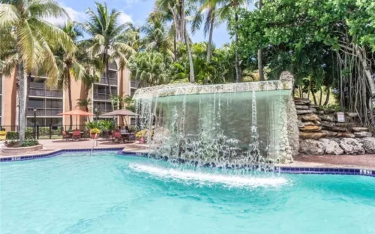 19455 NE 10th Ave #101, Miami, FL 33179 - Apartment For Rent - Image 10