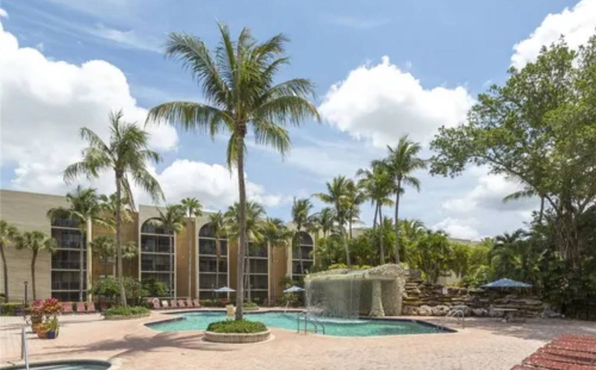 19455 NE 10th Ave #101, Miami, FL 33179 - Apartment For Rent - Image 9