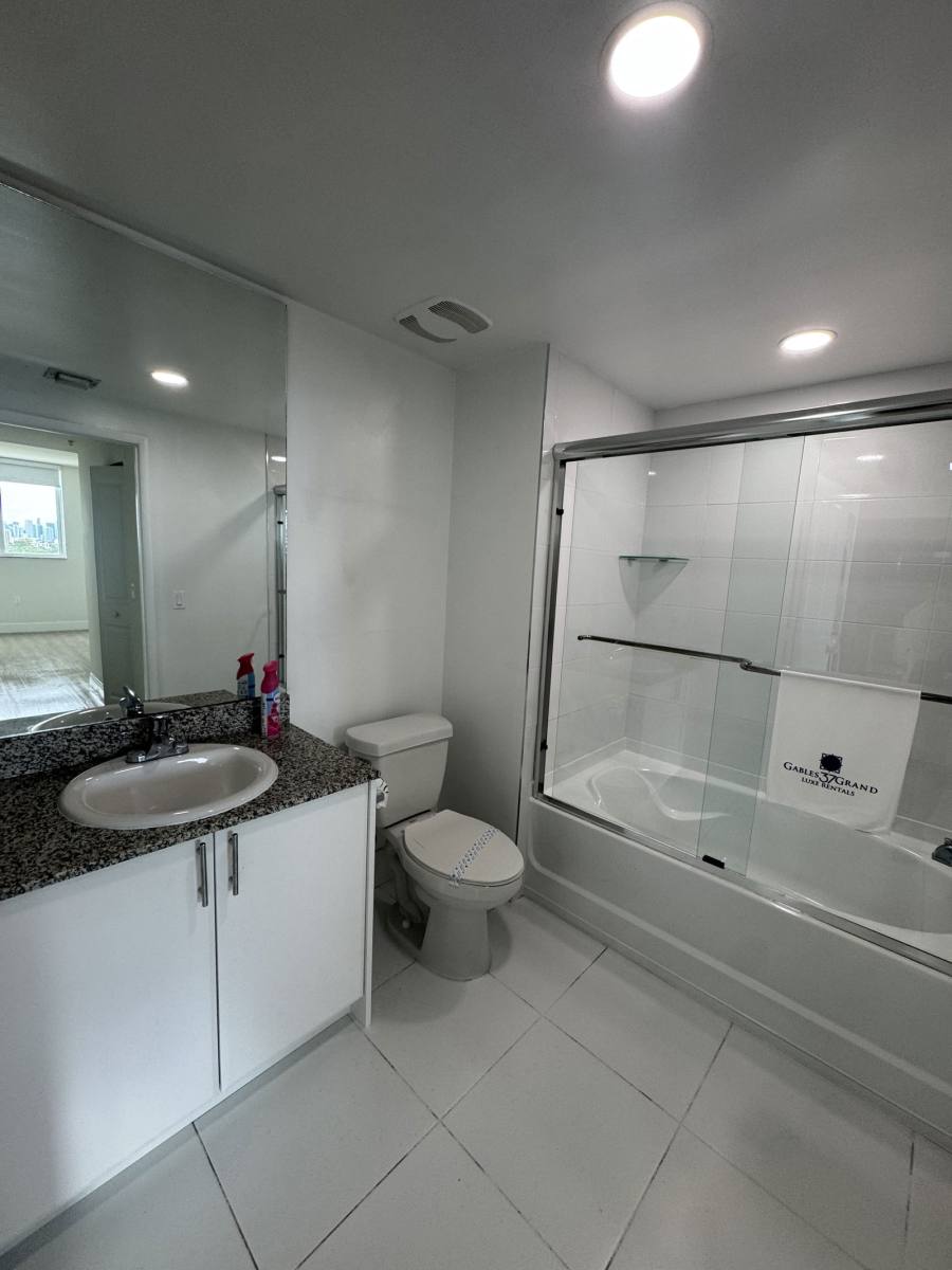 Apartment for rent at 987 SW 37th Ave #610, Miami, FL 33135