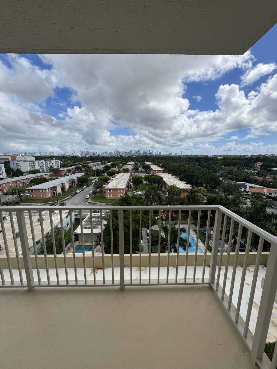 Apartment for rent at 987 SW 37th Ave #610, Miami, FL 33135