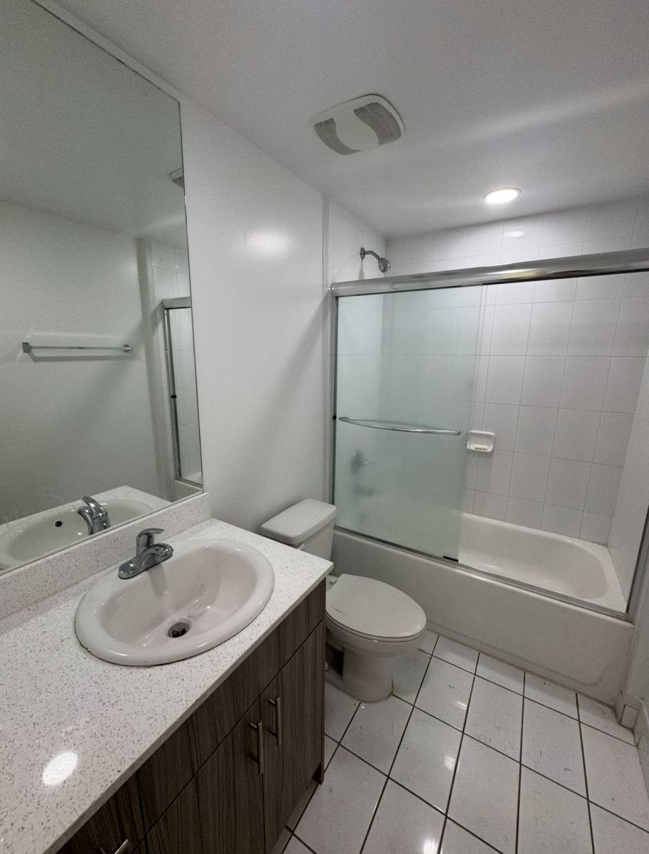 Apartment for rent at 2601 NW 16th St Rd #405, Miami, FL 33125
