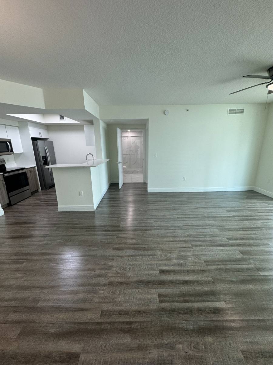 Apartment for rent at 110 SW 12th St #1006, Miami, FL 33130