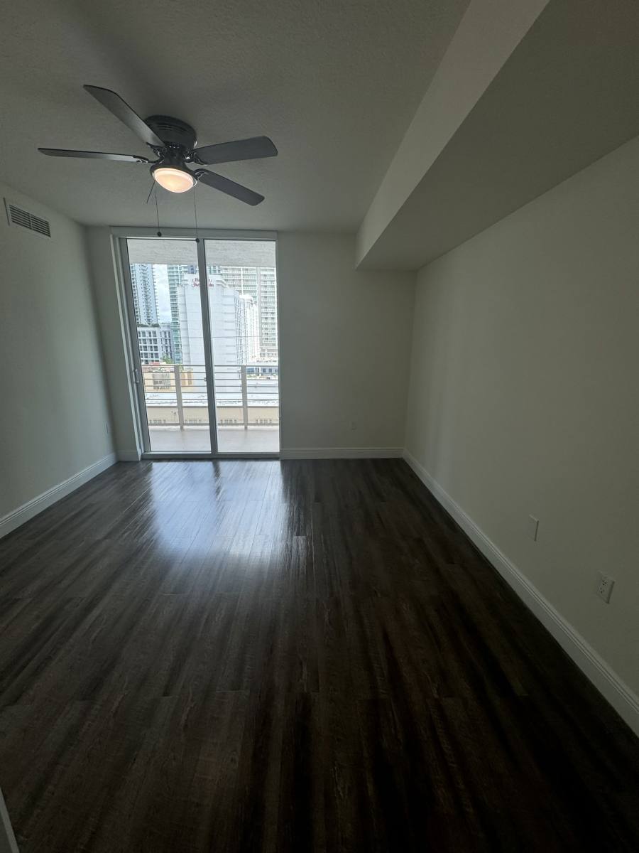 Apartment for rent at 110 SW 12th St #1006, Miami, FL 33130