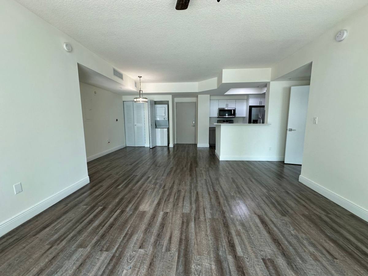 Apartment for rent at 110 SW 12th St #1006, Miami, FL 33130