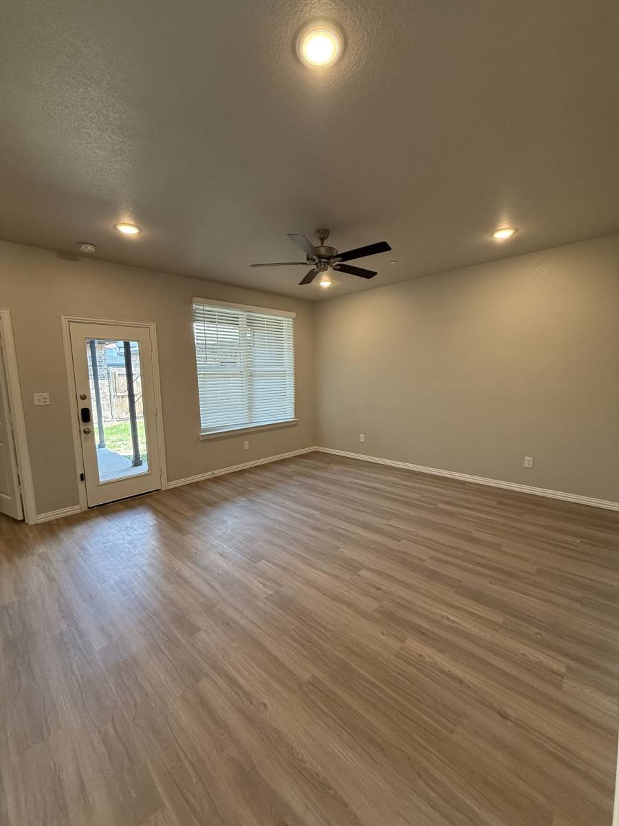 Townhouse for rent at 427 Willow Crossing E, Aledo, TX 76008