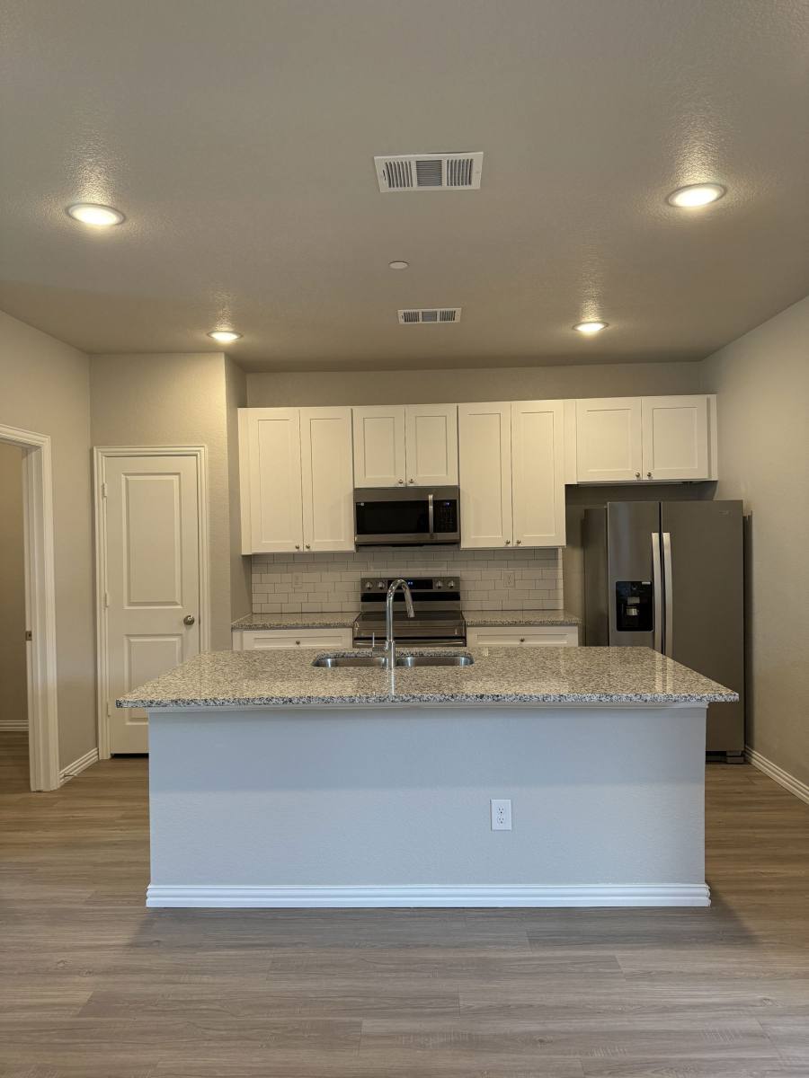 Townhouse for rent at 427 Willow Crossing E, Aledo, TX 76008