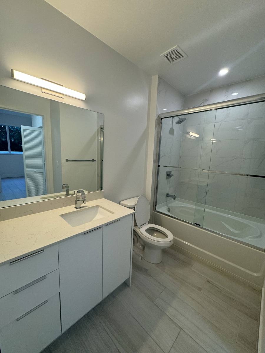 Apartment for rent at 601 E Dania Beach Blvd #506, Dania, FL 33004
