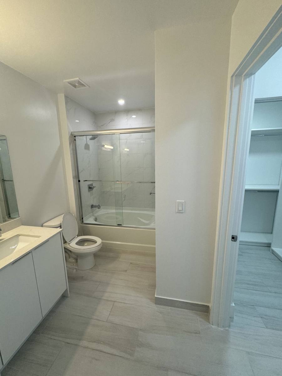 Apartment for rent at 601 E Dania Beach Blvd #506, Dania, FL 33004