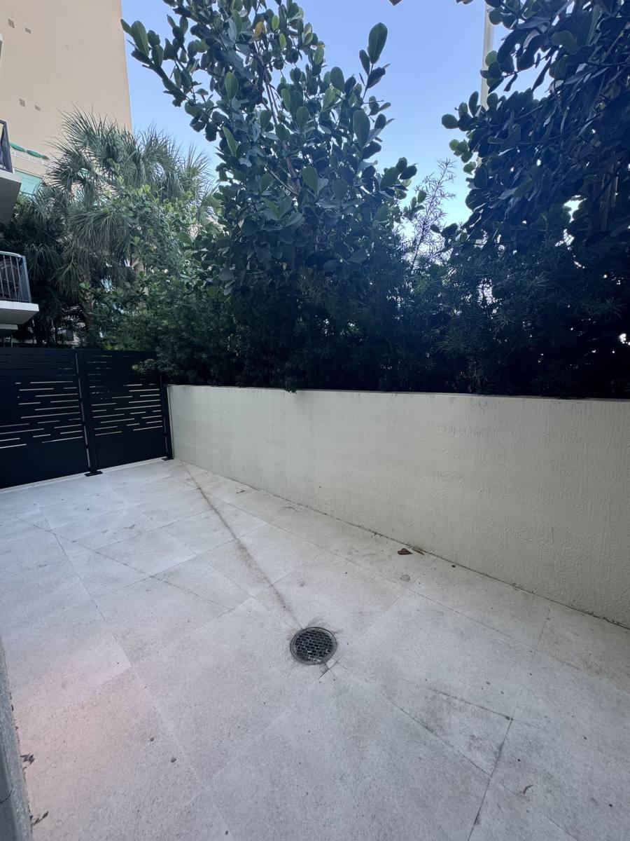 Apartment for rent at 601 E Dania Beach Blvd #506, Dania, FL 33004