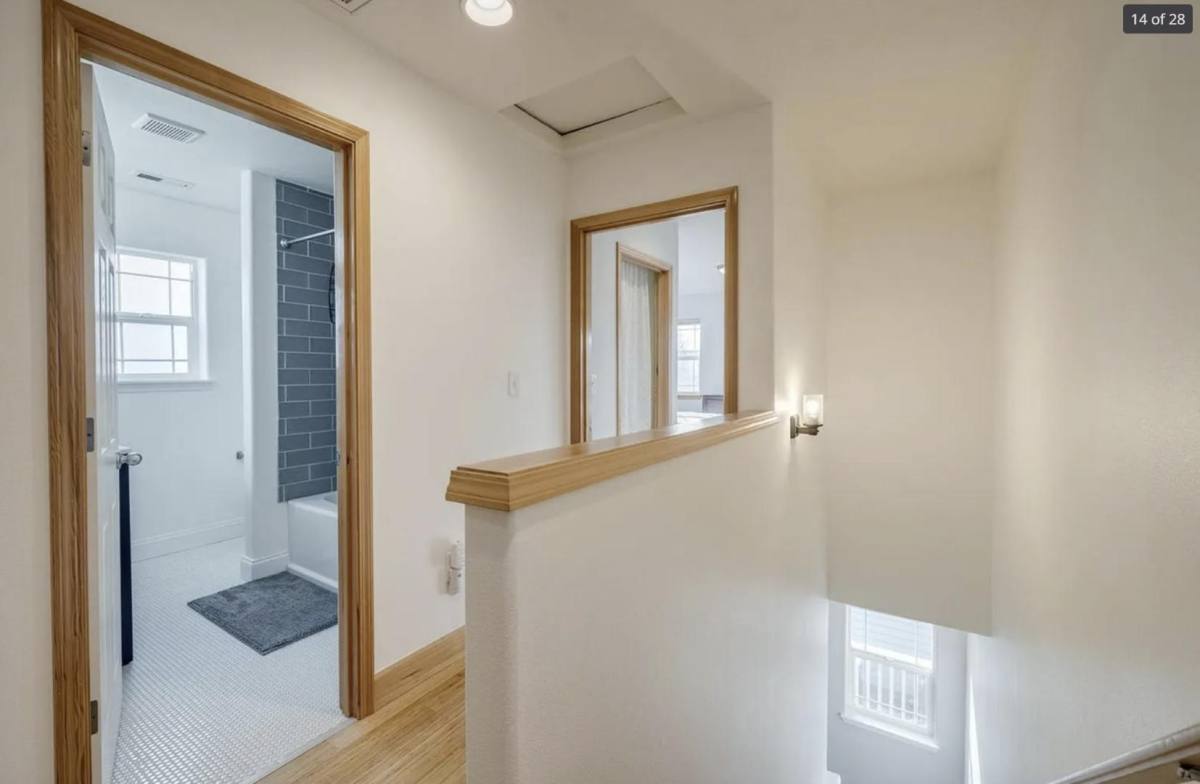 Townhouse for rent at 337 N Ivy St, Portland, OR 97227