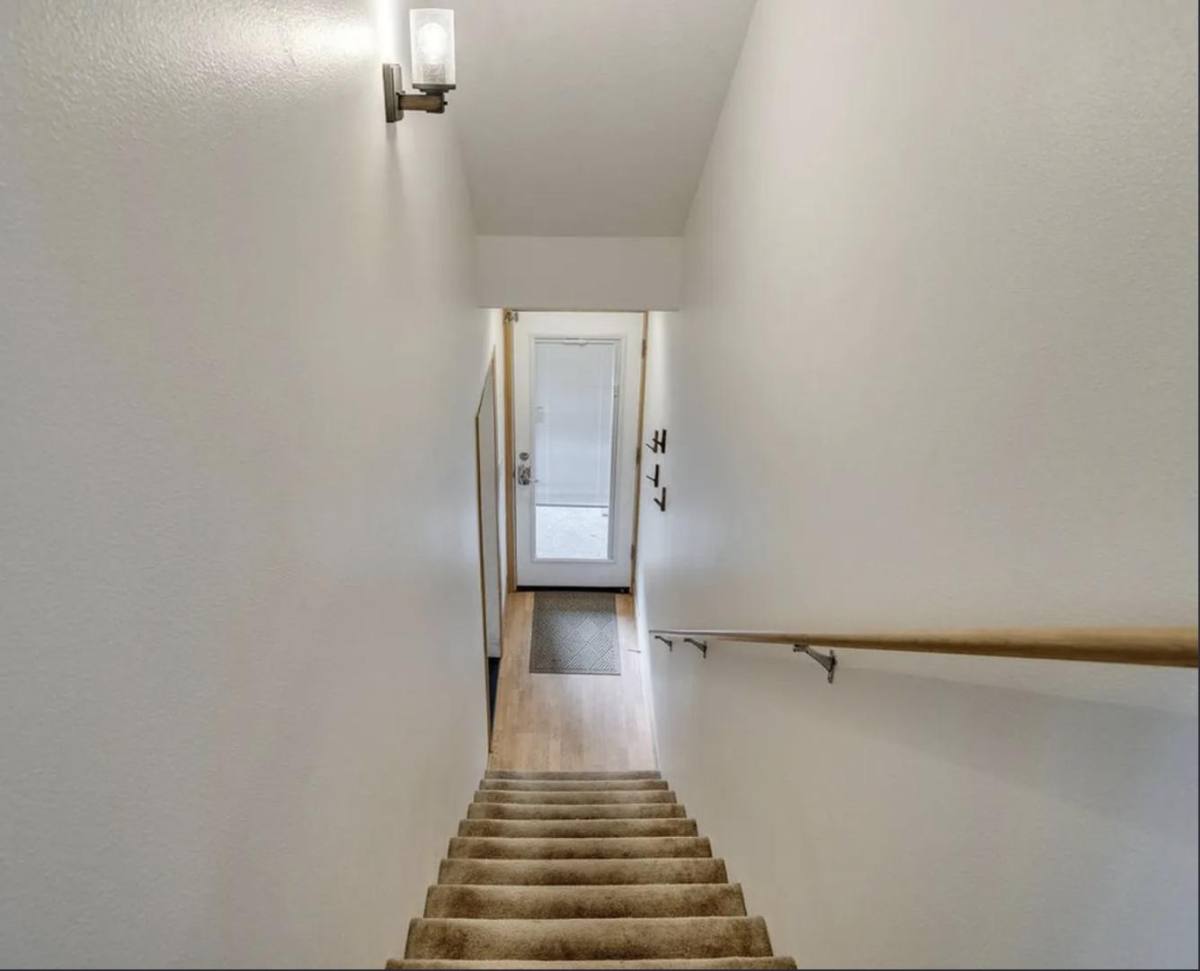 Townhouse for rent at 337 N Ivy St, Portland, OR 97227