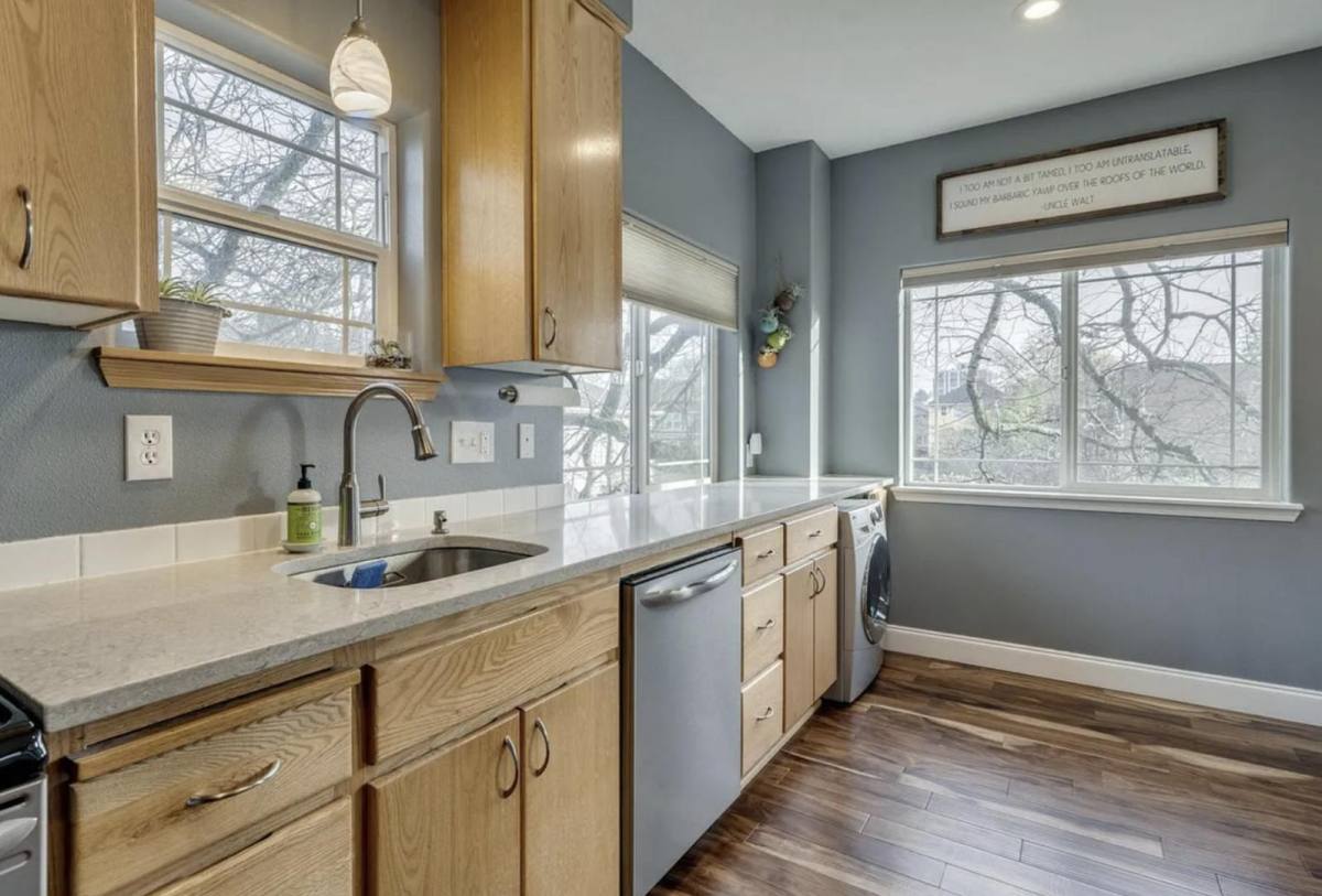 Townhouse for rent at 337 N Ivy St, Portland, OR 97227