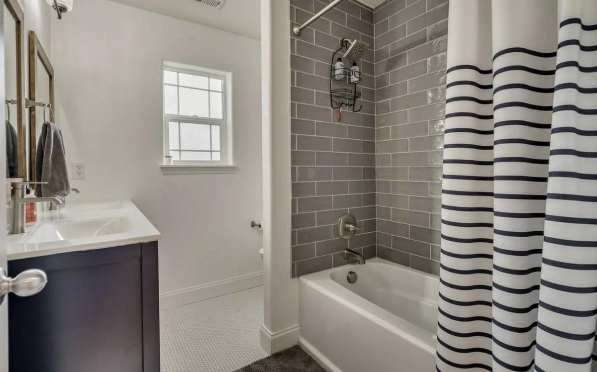 Townhouse for rent at 337 N Ivy St, Portland, OR 97227