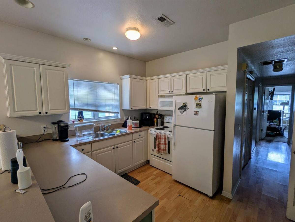 Apartment for rent at 911 Arkansas St, Lawrence, KS 66044