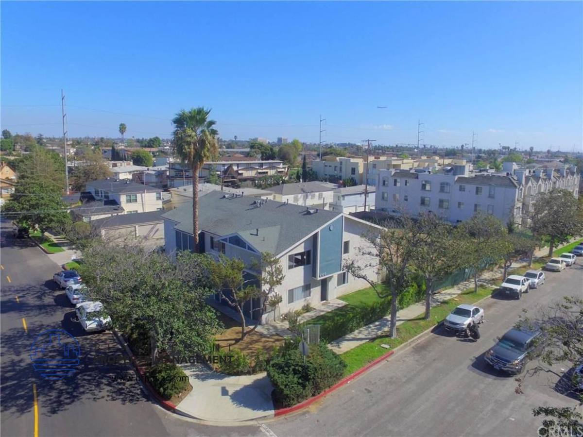 Apartment for rent at 6900 Knowlton Place #6, Los Angeles, CA 90045