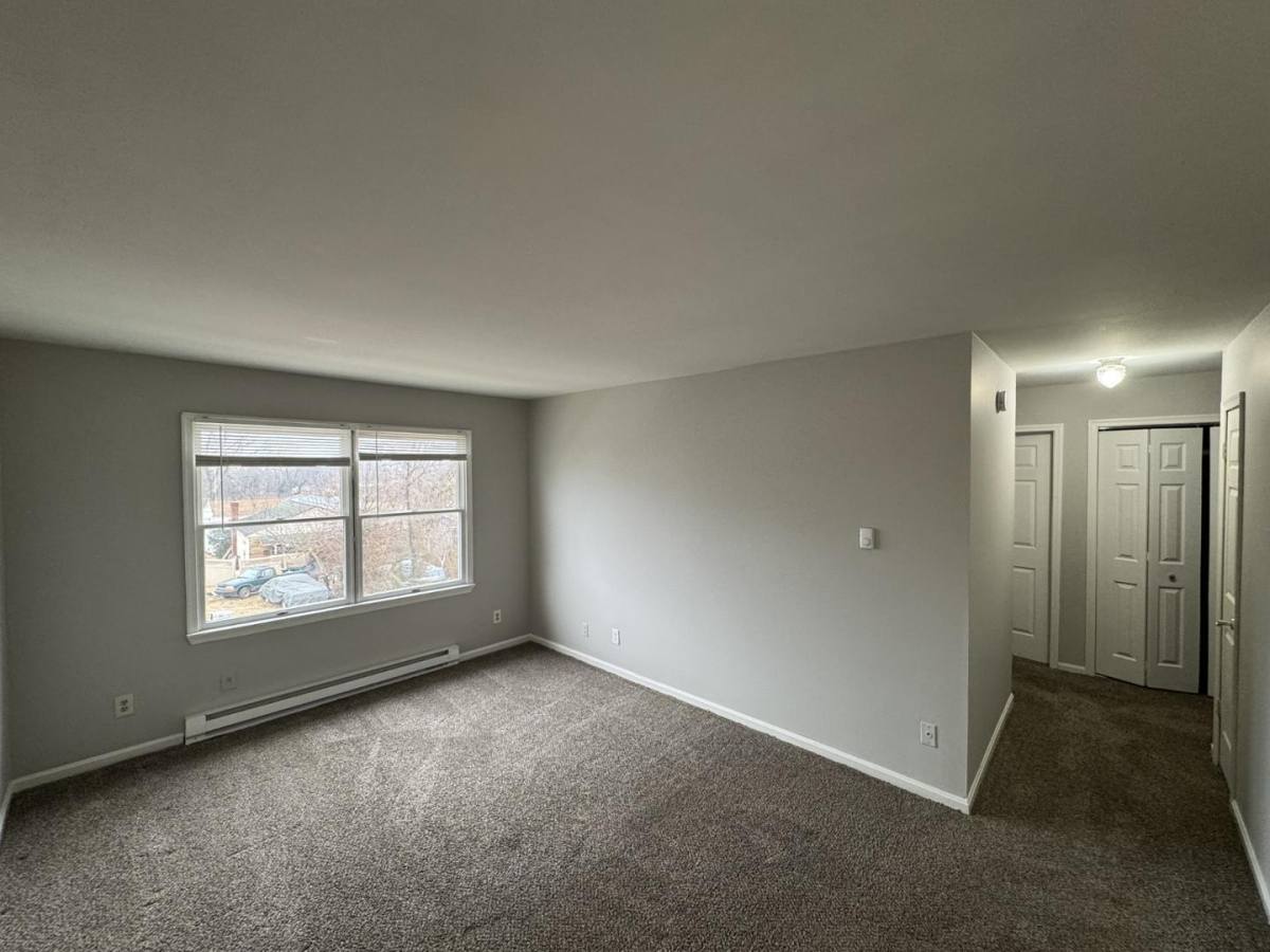 Apartment for rent at 119 Park St #10, Charles Town, WV 25414