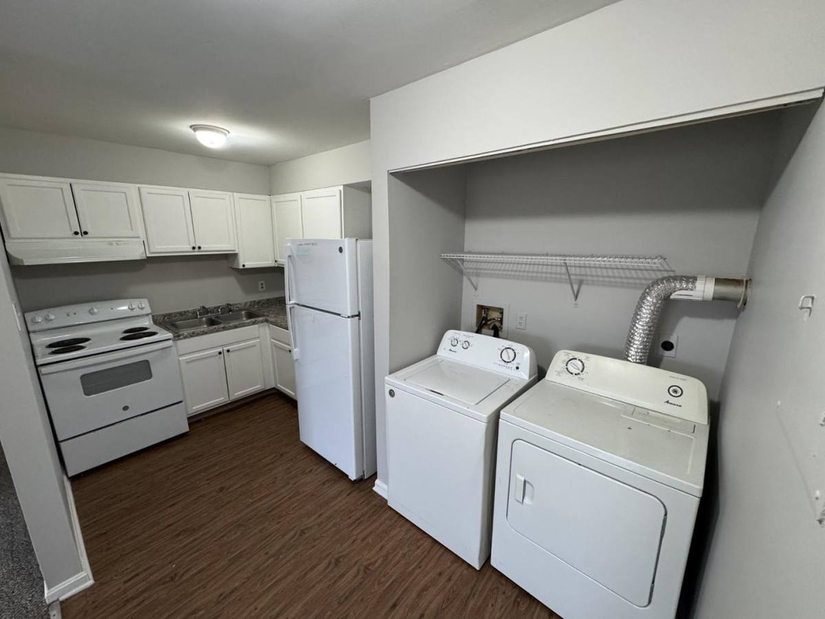 Apartment for rent at 119 Park St #10, Charles Town, WV 25414